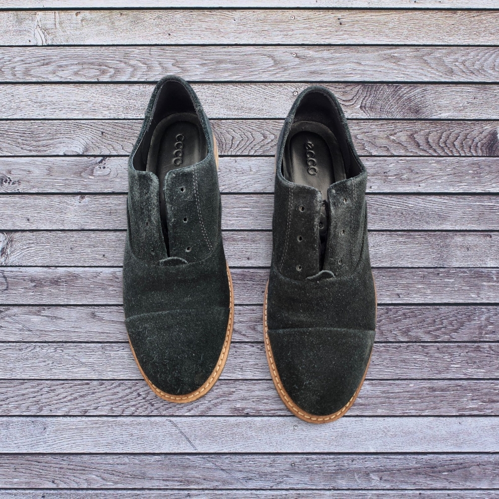 Super Comfy ECCO Black Suede Elegant Women's Oxford Shoes